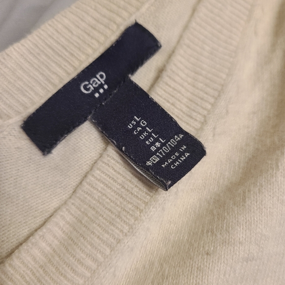 Gap Sweater - Picture 4 of 6